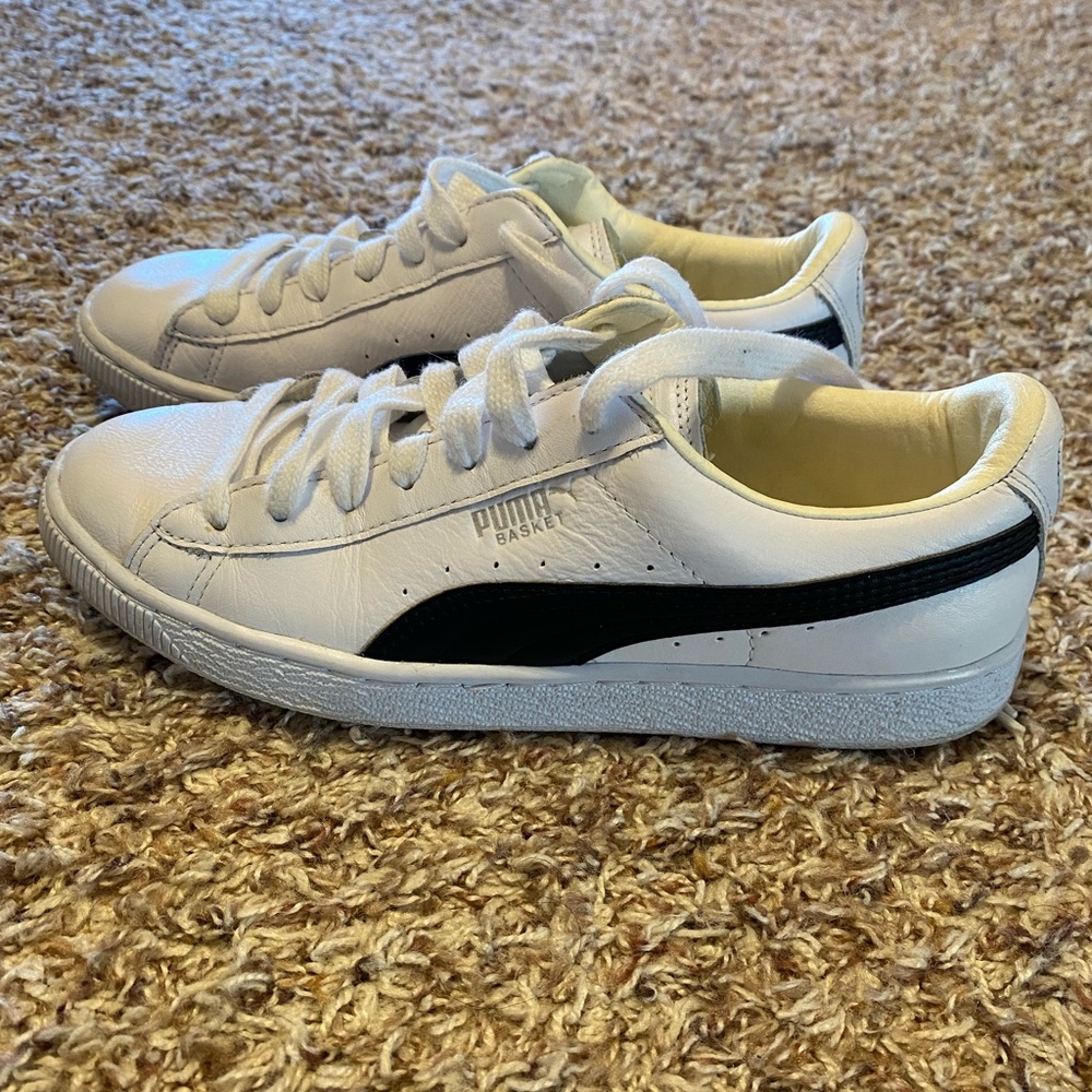 Women’s size 7 Puma sneaker
